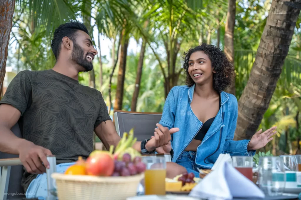 villa people enjoying food photography